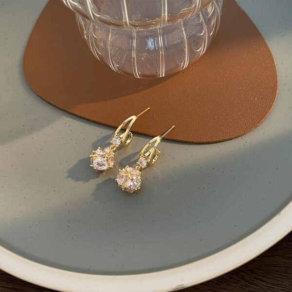 New Fashion Women's All-match Earrings - Image 3